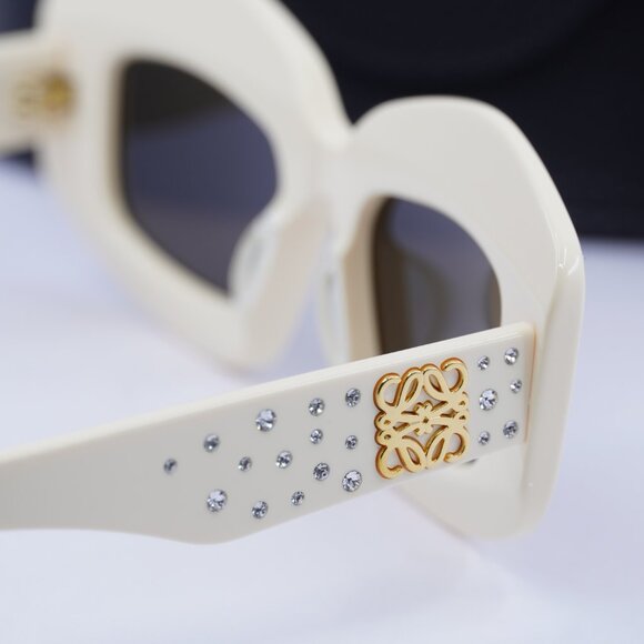 Loewe LW4114IS 25E Rectangle Sunglasses – Ivory/Brown - Picture 10 of 11